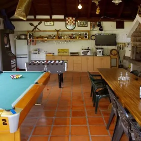 Apartment In With Terrace, Air Conditioning, Wifi, Washing Machine *