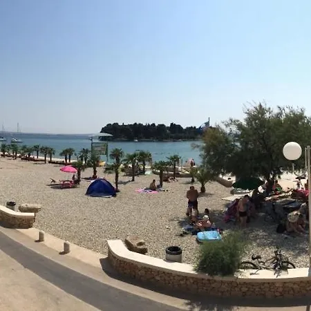 In Preko With Terrace, Air Conditioning, Wifi, Washing Machine Appartement Preko