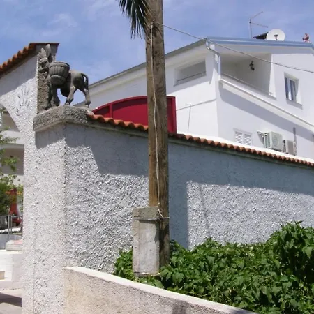In Preko With Terrace, Air Conditioning, Wifi, Washing Machine Appartement Preko