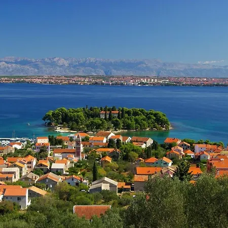 Appartement In Preko With Terrace, Air Conditioning, Wifi, Washing Machine *