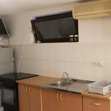 In Preko With Terrace, Air Conditioning, Wifi, Washing Machine Appartement *