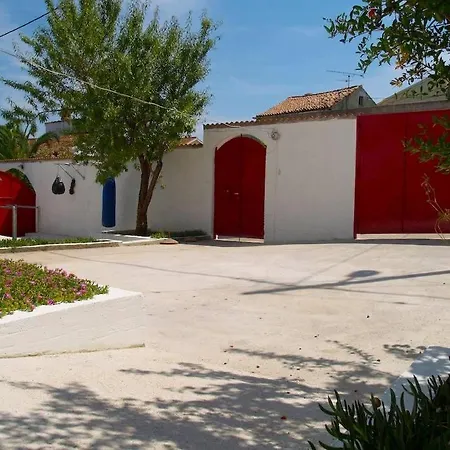 Appartement In Preko With Terrace, Air Conditioning, Wifi, Washing Machine Preko